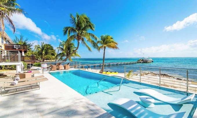 East End House | Blue Serenity: Beach House w/Pool, Pickleball Courts + Backyard Snorkeling