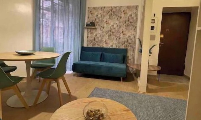 Zona IV Casal Boccone House | Blue vatican house