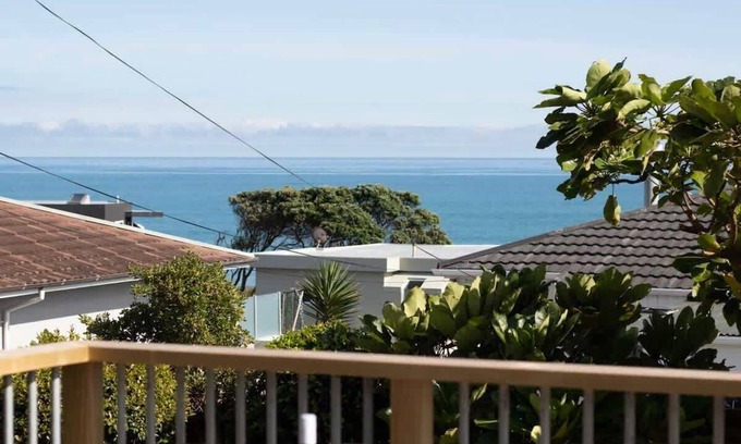 Rewa Cottage | Blue Water Cottage - with beachfront coastal views