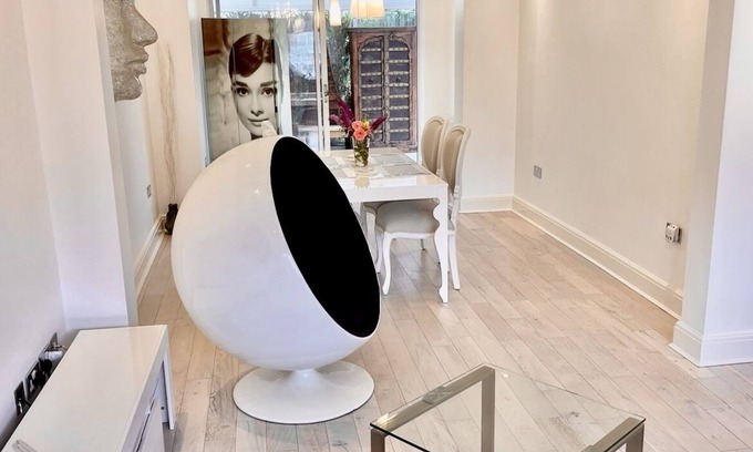 Hatfield House | Bluebell place stunning three bedroom house