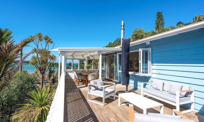Surfdale House | Bluebelle | Stay Waiheke