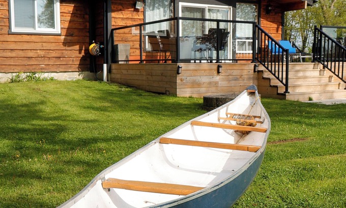 Ramara Cottage | Bluebird Cottage - Lakefront - Casino
