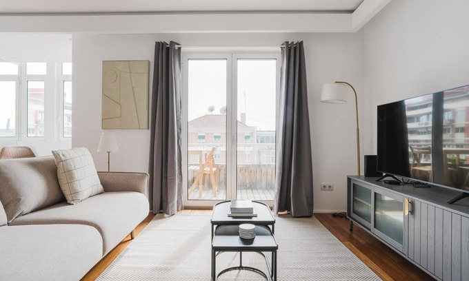 Alvalade Apartment | Blueground | Alvalade 3bd apartment