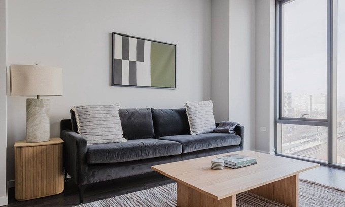 East Hyde Park Apartment | Blueground | Hyde Park, AC, w/d, nr museum