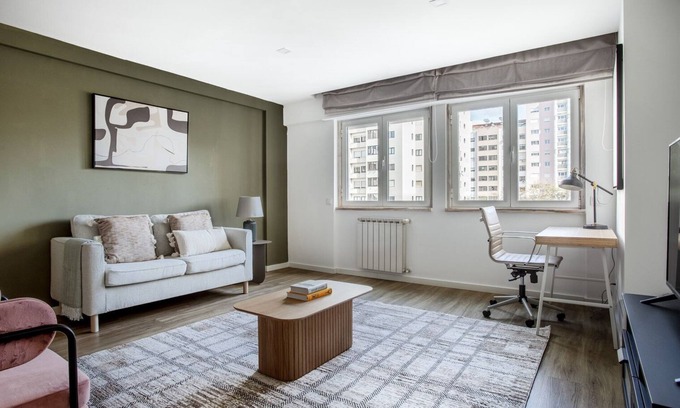 Sao Domingos de Benfica Apartment | Blueground | Laranjeiras, fully furnished