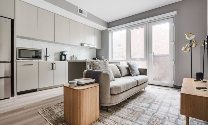 Logan Circle Apartment | Blueground | Logan Circle, gym & w/d, nr metro