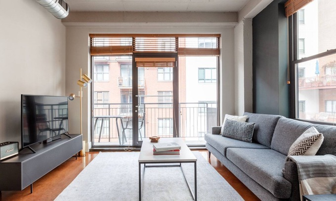 Logan Circle Apartment | Blueground | Logan Circle, rooftop, nr Dupont Circle