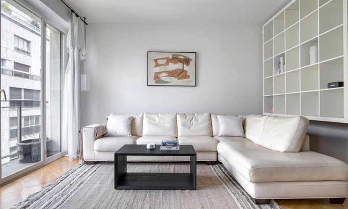 Montparnasse Apartment | Blueground | Marais, nr shopping