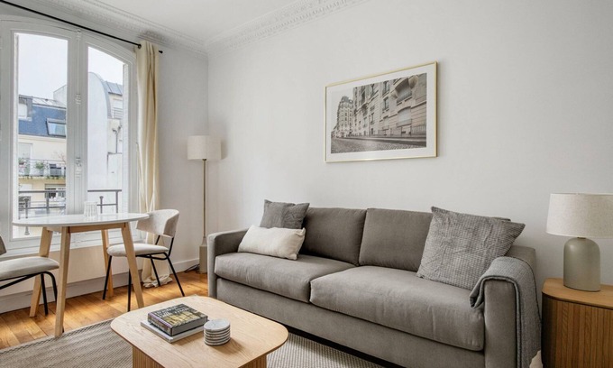 Croulebarbe Apartment | Blueground | Port Royal, elevator, nr hospital