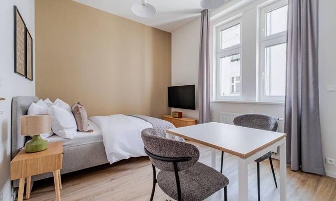 Prague 7 Apartment | Blueground | Prague 7, renovated, student housing (PRG-59)