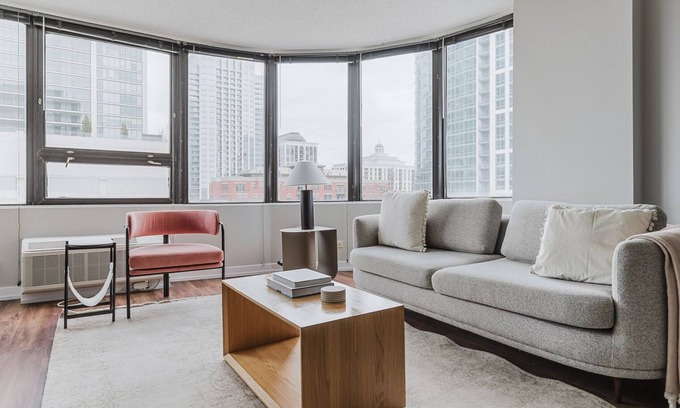 Printers Row Apartment | Blueground | South Loop 1bd apartment