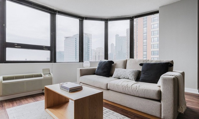 South Loop Apartment | Blueground | South Loop 2bd apartment