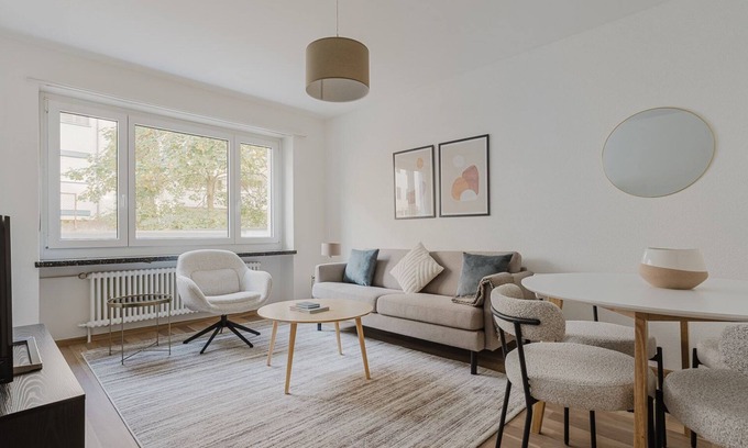 St. Johann Apartment | Blueground | St. Johann, balcony, fully furnished