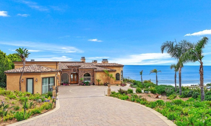 Western Malibu House | Bluff Property - Compound w/Infinity Pool, Ocean Views & Guest House