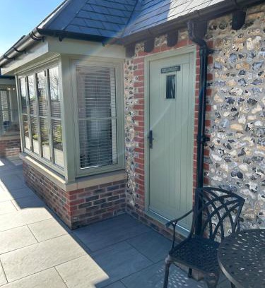 Boxgrove Apartment | Blundens Holiday Lets - Kellingley