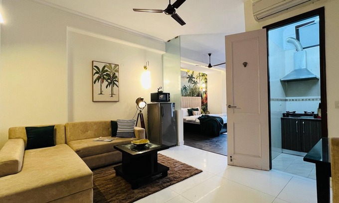 Green Park Apartment | BluO Classic Studio - Green Park Hauz Khas Village