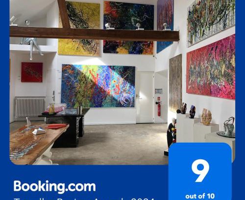 Ploubazlanec Bed & Breakfast | BnB Maison d'Art Breakfast in the Art Gallery