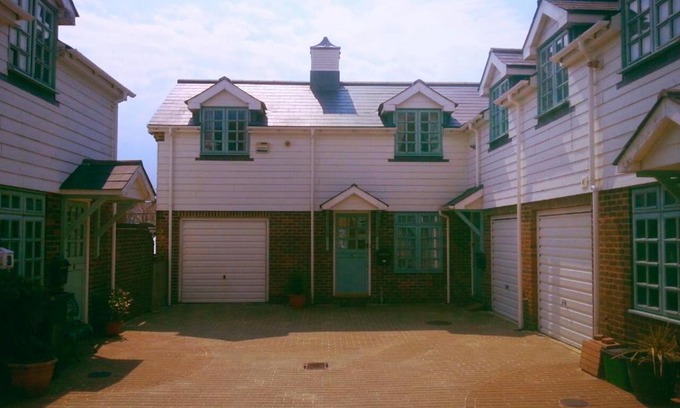 Eastbourne City Centre House | Bo's Holiday Cottage