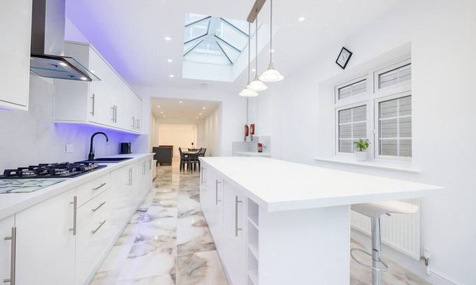 Southampton House | Boardlands House 3- Bed Home