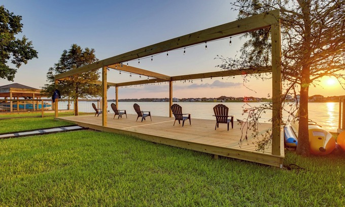Blue Bell Estates House | Boat, Fish & Swim: Lake Conroe Home w/Hot Tub!