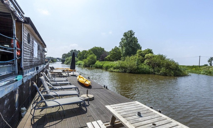 Noordschote Boat Rental | Boat Getaway Near Lake