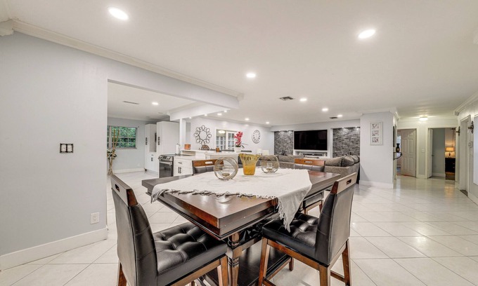 Sandalfoot Cove House | Boca Raton Home: Outdoor Kitchen, By Golf Courses