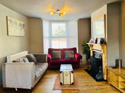 City Centre House | Bodhi Tree Cottage - Grove Road Cottages