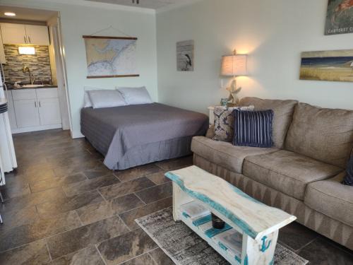 Atlantic Beach Apartment | Bogue Shores 264