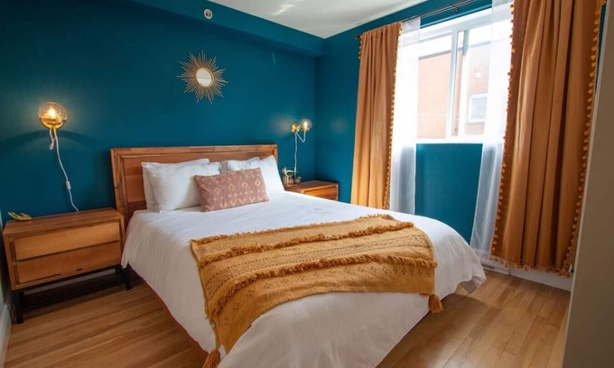 Plateau Mont Royal Apartment | Bohemian/2Bds/Rooftop/Terraces/Plateau/St-Denis/AC
