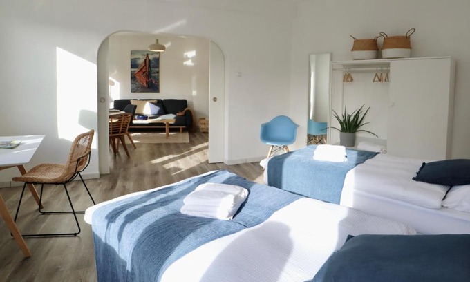 Holsterhausen Apartment | BOHO APARTMENT: NETFLIX + BALCONY + BATHTUB