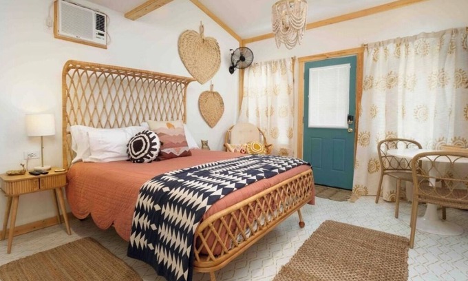 Canyon House | Boho Bungalow on the Edge of Canyon