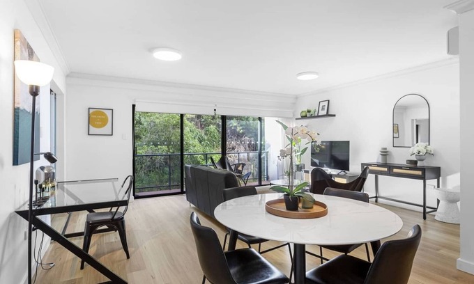 Perth Central Business District Apartment | Boho Chic- Kings Park Perth CBD ,Convention Center