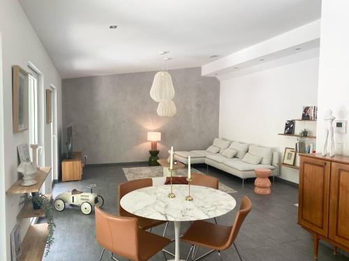 Neudorf-Weimershof Apartment | Boho Chic Penthouse