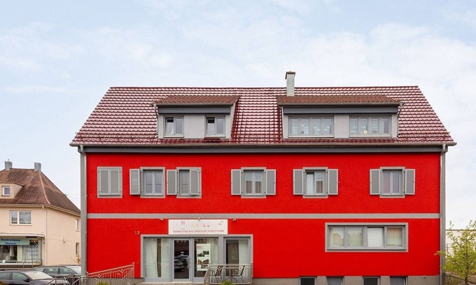 Altshausen Apartment | Bold & Chic Stay, Altshausen
