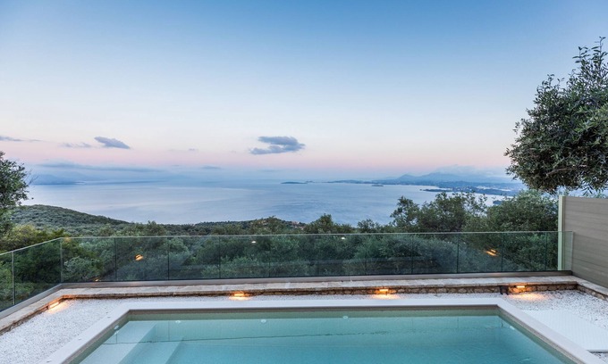 Spartylas Villa | Bolla D oro Luxury villas Villa Lunaria - Breathtaking from a luxury Villa