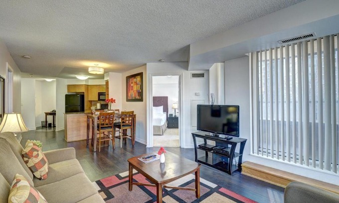 Downtown Mississauga Hotel | Bombay Suites Mississauga