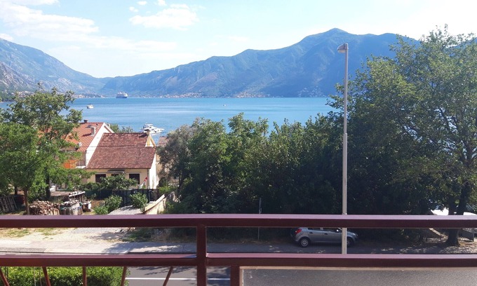 Orahovac Apartment | Bonaca Apartments Sea View
