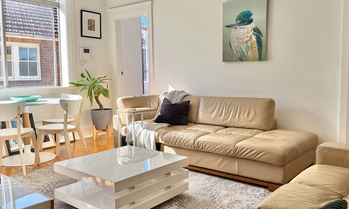 Bondi Junction Apartment | Bondi Junction Pad — placid, quiet and cozy.