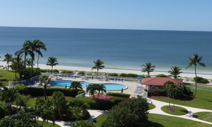 Bonita Springs Condo | Bonita Beach Club 7th floor: Spectacular Gulf Views n