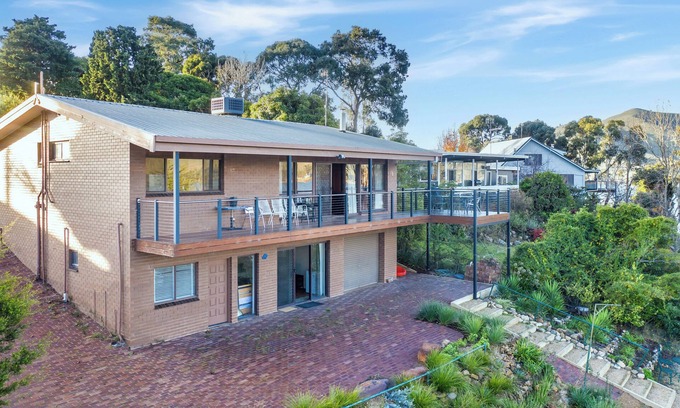 Bonnie Doon House | Bonnie Dawn - Water Front