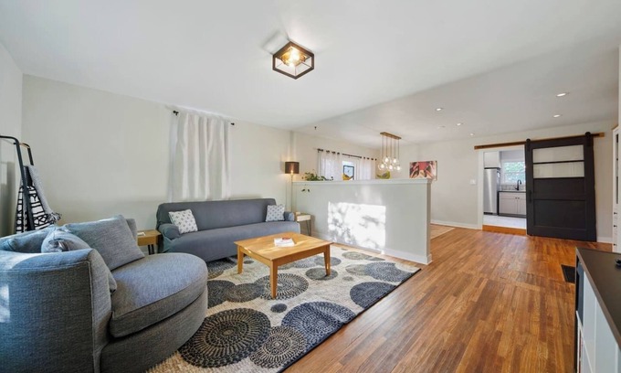 Walla Walla House | Bonnie Wine Bungalow - walk to Whitman College!