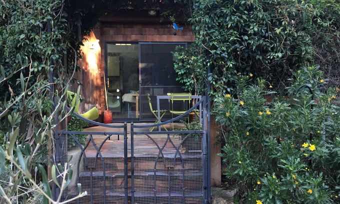 Salinas House | BONUS RATE 3,600 dollars for 3 days or 30 daysn10 minutes to Laguna-Seca Track.
