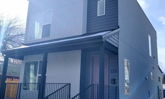Salida House | Book NOW for FALL COLORS! Located in downtown Salida!