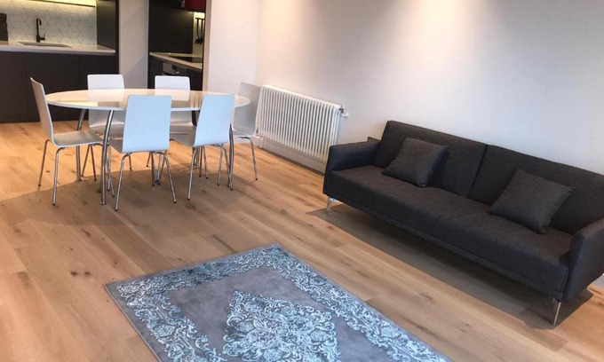 Docklands Apartment | Booking