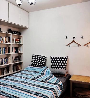 Downtown Hangzhou House | Books&Bed Close to the Lake