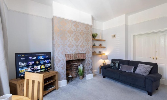 York Apartment | Bootham Apartment 32 - Free Parking - Five minute walk to York Minster