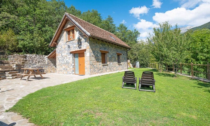 Hecho House | Borda Batista rural cottage