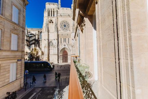 Hotel de Ville - Quinconces Apartment | Bordeaux Saint André - elegant, central and quiet