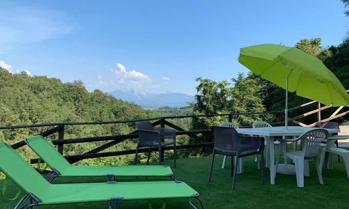 Tresana House | Borgo Di Tresana can accommodate 10 people, free Wi-Fi, private garden