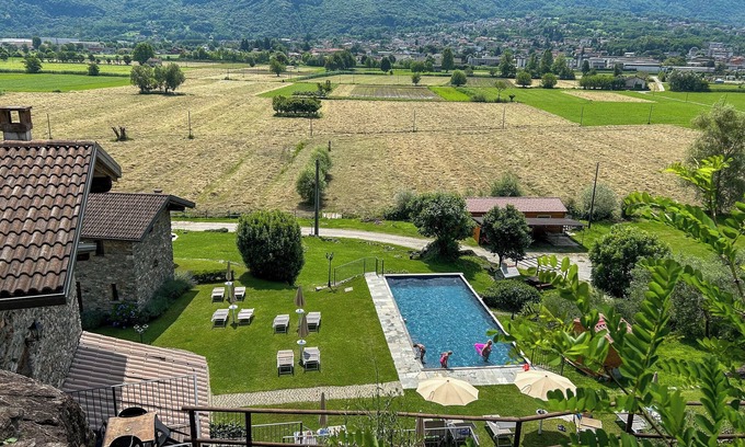 Colico Apartment | Borgo Erbiola Erica Rustico Holiday Apartment with Pool